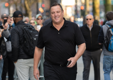 billy gardell net worth